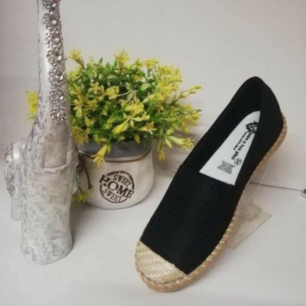 Leon a Tus Pies Women’s Espadrilles US 7 MX 24 Black Slip On Shoes New